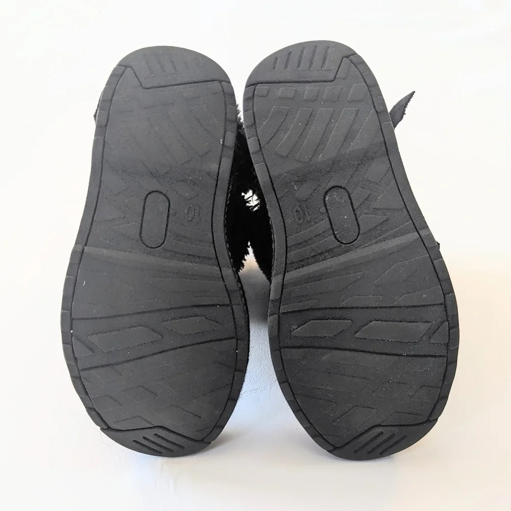 Girls Cozy Black Kids Boots with Glitter Accents